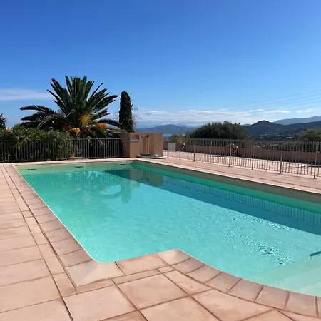 Superbe T2 Avec Grande Terrasse Et Vue Isola Celeste * LʼÎle-Rousse
