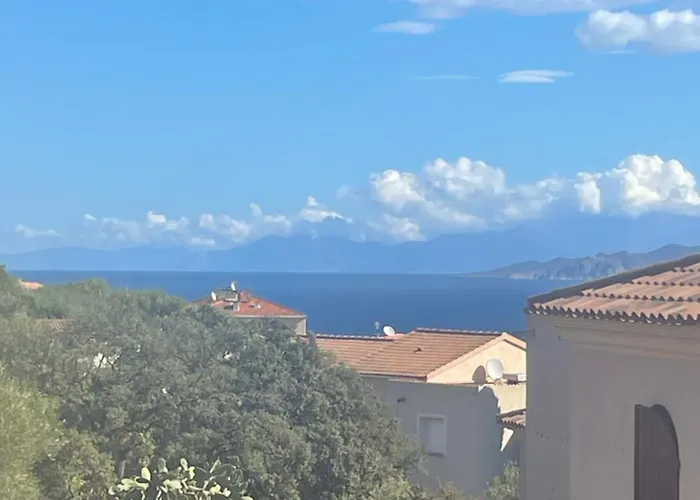 Superbe T2 Avec Grande Terrasse Et Vue Isola Celeste Διαμέρισμα LʼÎle-Rousse