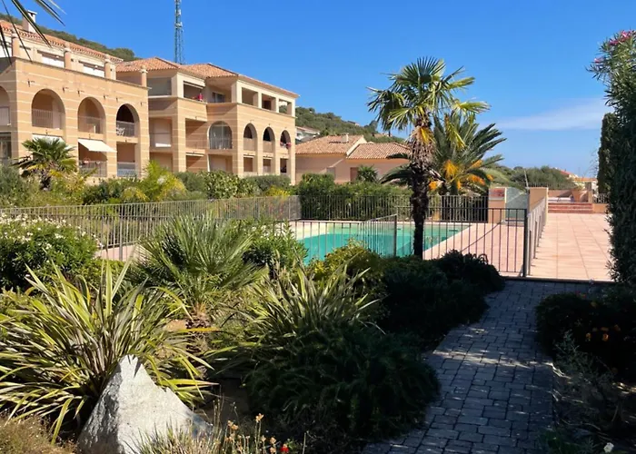 Superbe T2 Avec Grande Terrasse Et Vue Résidence Isola Céleste * LʼÎle-Rousse