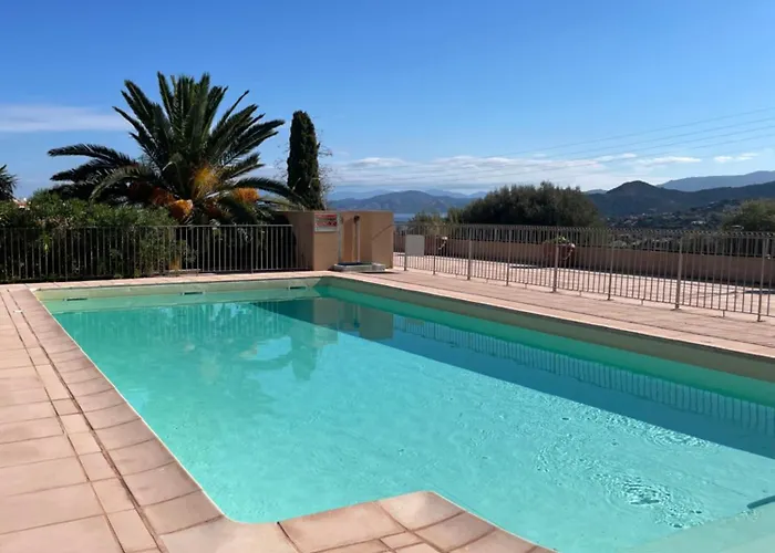Superbe T2 Avec Grande Terrasse Et Vue Résidence Isola Céleste * LʼÎle-Rousse