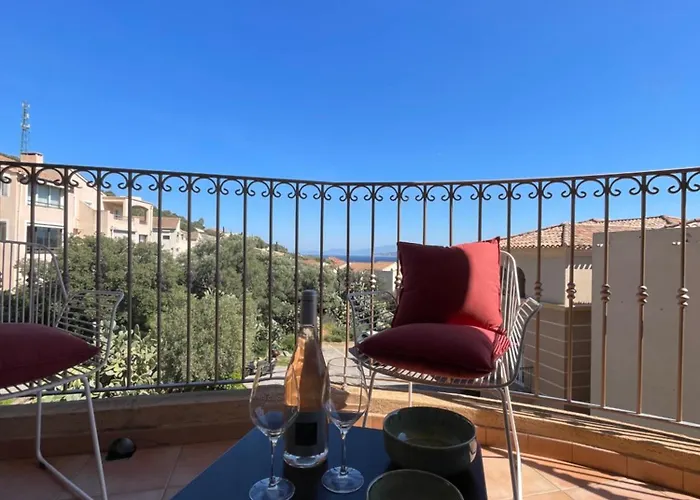 Appartement Superbe T2 Avec Grande Terrasse Et Vue Résidence Isola Céleste LʼÎle-Rousse