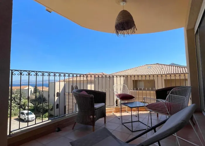 Superbe T2 Avec Grande Terrasse Et Vue Résidence Isola Céleste LʼÎle-Rousse
